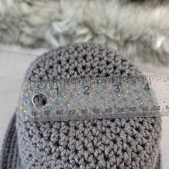 Gray Knit Women's Hat - Picture 9 of 14